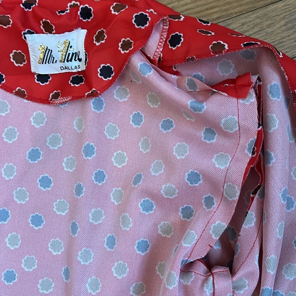 Vintage 70s Polyester Button Down Blouse Red Flowers - Picture 7 of 7